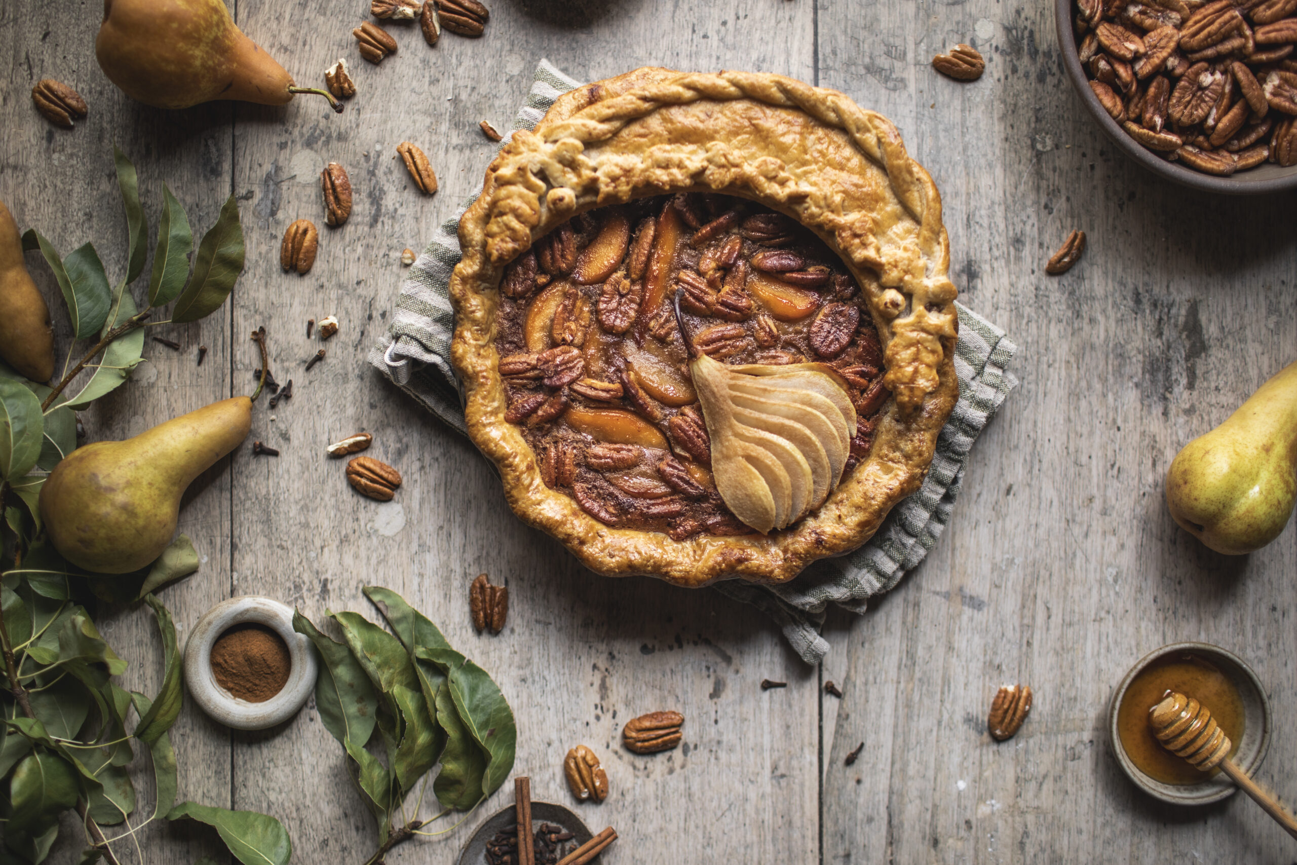 Caramelized Pear and Pecan Pie